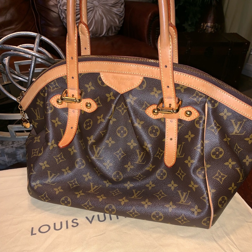 ‼️SOLD‼️Louis Vuitton GM Tivoli EUC 🔥🔥🔥